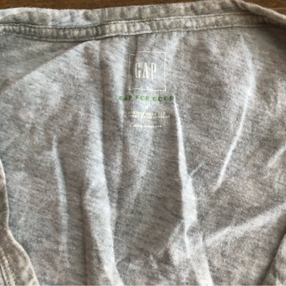 GAP Short Sleeve Light Grey Camo Vintage V-Neck - Picture 3 of 4